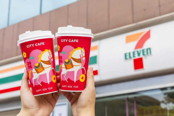 比買一送一強！超商開工優惠：7-11買8送8、全家咖啡5元開喝，全家霜淇淋優惠5元！