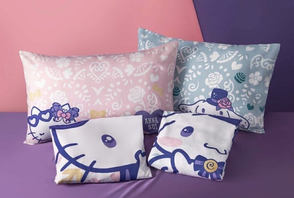 7-11「三麗鷗 X ANNA SUI」集點第二彈！飲料提袋、25公分存錢筒、三用抱枕等14款看這
