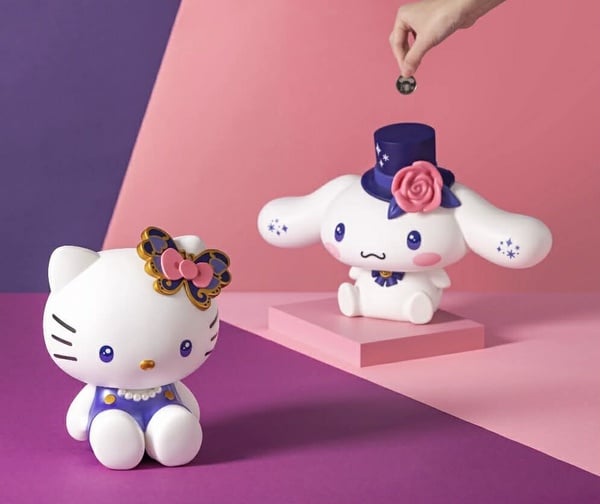7-11「三麗鷗 X ANNA SUI」集點第二彈！飲料提袋、25公分存錢筒、三用抱枕等14款看這