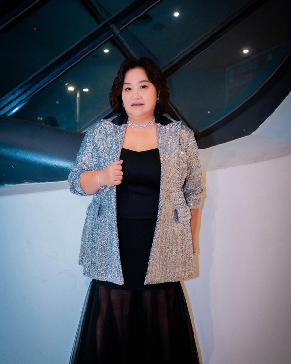 Threads熱議超親民藝人！大S小S一面倒好評，鍾欣凌親切暖心，鄭伊健獲封友善男神！