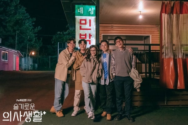 6部「如果沒看過就白買Netflix了」韓劇！《外傷重症中心》必追，這部是神劇中的神劇！