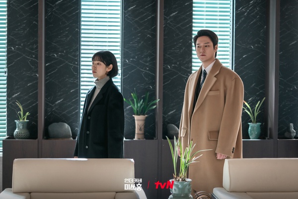 《臥底洪小姐》結局圓滿！8部沒爛尾「越追越好看」韓劇！最後這部公認「從頭神到尾」