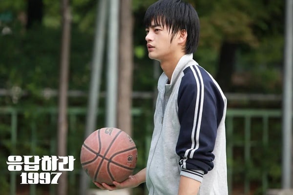 Netflix《訂閱男友》徐仁國9件事！叼菸帥到韓網瘋傳，身世秘密堪比韓劇，看幾次笑幾次
