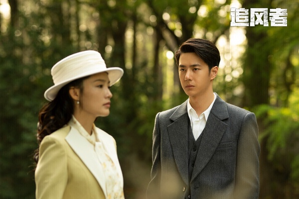 一部《陳情令》讓王一博火成頂流男星，近年王一博開始嘗試拓寬戲路，2024年主演民國諜戰劇《追風者》，這部劇集均網播量有衝破3000萬大關，且豆瓣衝出7.8高分，讓大家對王一博刮目相看。