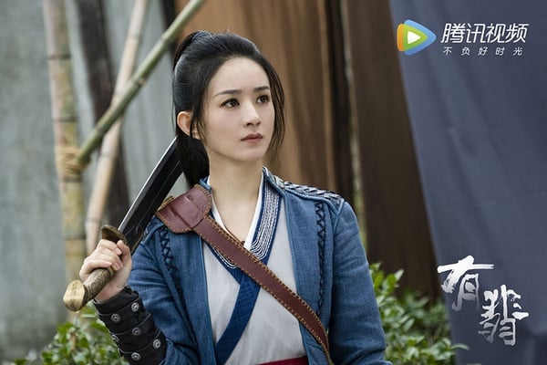 趙麗穎長相可愛，但是在《楚喬傳》、《有翡》演霸氣女主意外都很適合呢！周翡霸氣直率，滿臉寫著不好惹，有事總是第一個往前衝，整天懟天懟地懟空氣，謝允在她面前像個小嬌夫，完全是拿反了劇本呀！