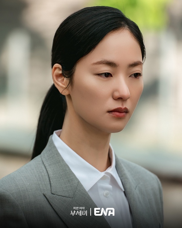 河智苑《權慾之巔Climax》收視狂飆！ENA首播收視TOP10！《偶像瘋子》第10，冠軍爛尾了
