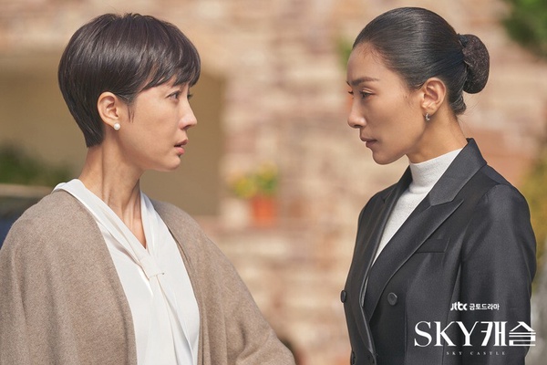 7部「第1集就好看」韓劇！《權慾之巔Climax》《神與律師事務所》好上癮，這部更零負評