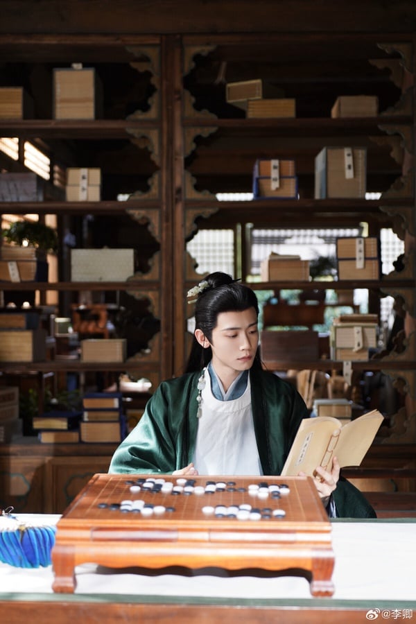 網評《逐玉》古裝男神TOP5！張凌赫病嬌戰神超反差，任豪演溫潤貴公子一面倒好評