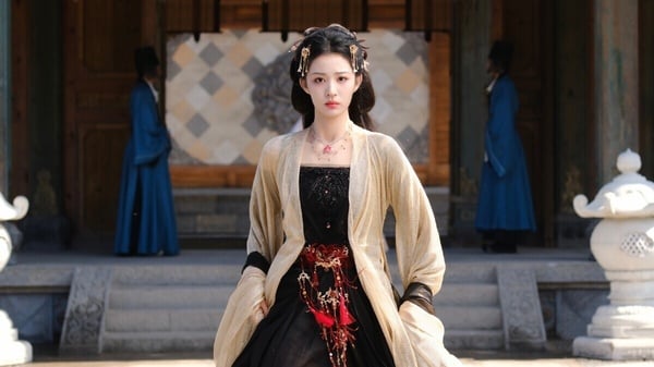 網評「最願意看她和男神合作」陸劇95花TOP10!《逐玉》田曦薇第9，趙露思第5，冠軍是她