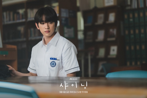 3月韓劇演員話題度TOP8！《神與律師事務所》柳演錫第3輸《訂閱男友》徐仁國，冠軍是她