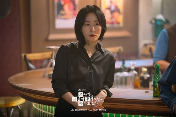 高允貞《所有人都在與自己的無價值對抗》劇情、角色介紹：《我的出走日記》編劇新作
