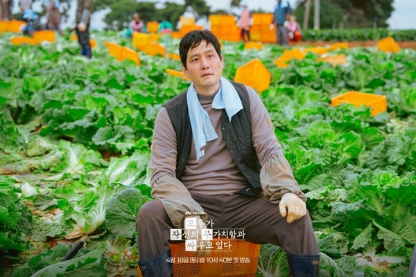 高允貞《所有人都在與自己的無價值對抗》劇情、角色介紹：《我的出走日記》編劇新作