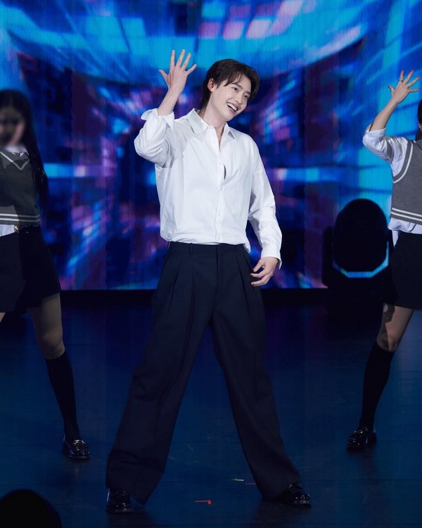 8位韓劇男神跳女團舞！《神與律師事務所》柳演錫根本現役男偶像，他被封女團跳舞機器