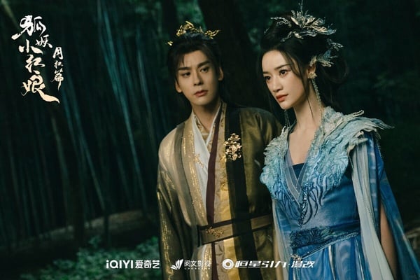 楊冪和龔俊的《狐妖小紅娘：月紅篇》是被寄予厚望的S+大製作劇，然而口碑、熱度、網播量卻全方面崩盤。劇情太平淡了，每集都沒有抓人眼球的爆點，楊冪和龔俊又沒有CP火花，所以也就越播越下沉。這部反倒是副CP更有看點呢！