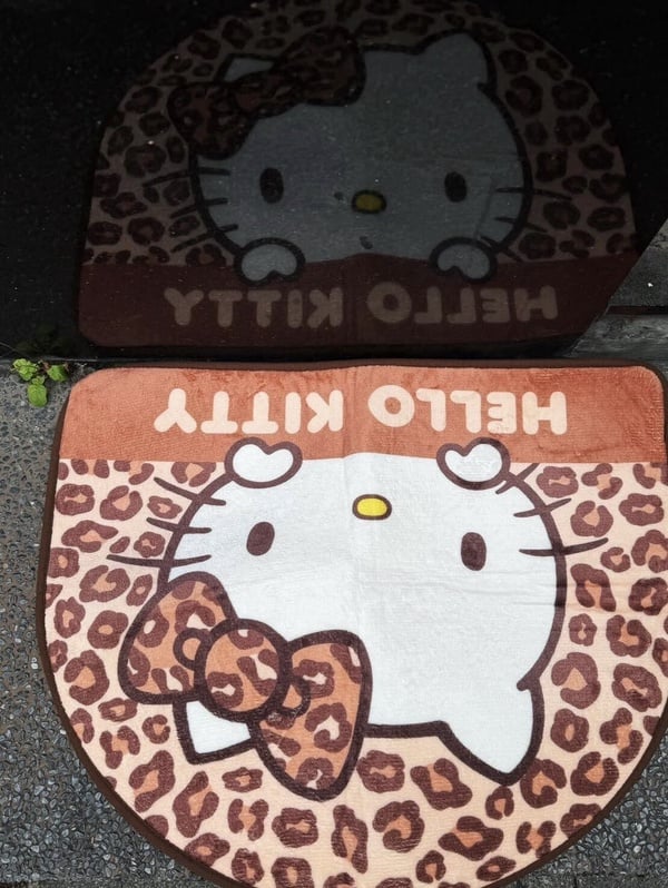 全家刷就購「Hello Kitty豹紋大頭地墊」，售價119元