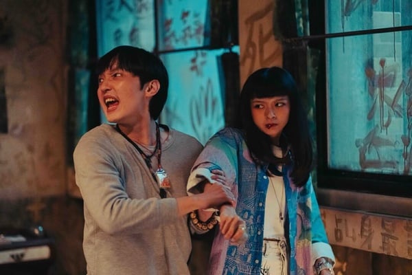 《乩身》8個幕後秘密！女主角原是「台版小松菜奈」，電影版將開拍男主卻不是柯震東了
