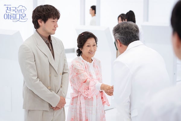 《依然閃亮》結局挨轟！「備受期待卻不如預期」韓劇：申惠善《致我的解離》一面倒負評