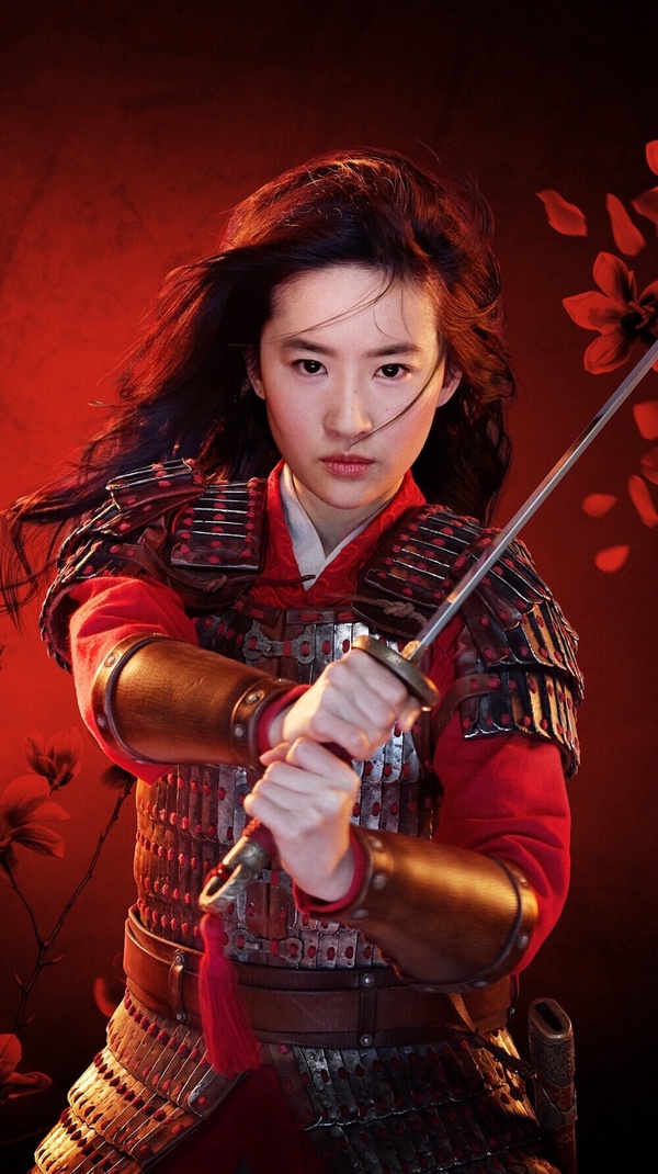 劉亦菲在迪士尼真人版電影《花木蘭》曾演過代父從軍的花木蘭！電影本身評價不佳，劇集改編獲得一面倒差評，不少觀眾也認為《花木蘭》造型沒有完美呈現劉亦菲的古典美。但撇開這些爭議，劉亦菲演女將軍其實不會很違和。