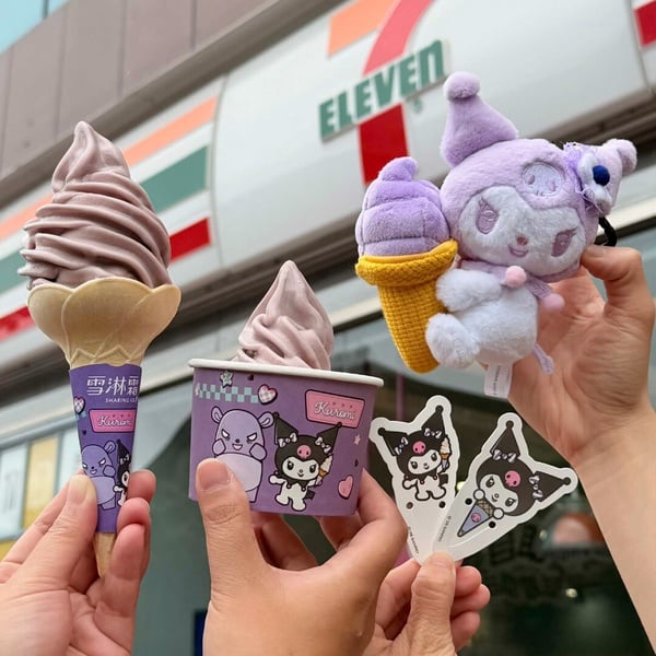 7-11X酷洛米「藍莓起司霜淇淋」登場！同步推紫色莓好思樂冰，集點換酷洛米吊飾盲盒