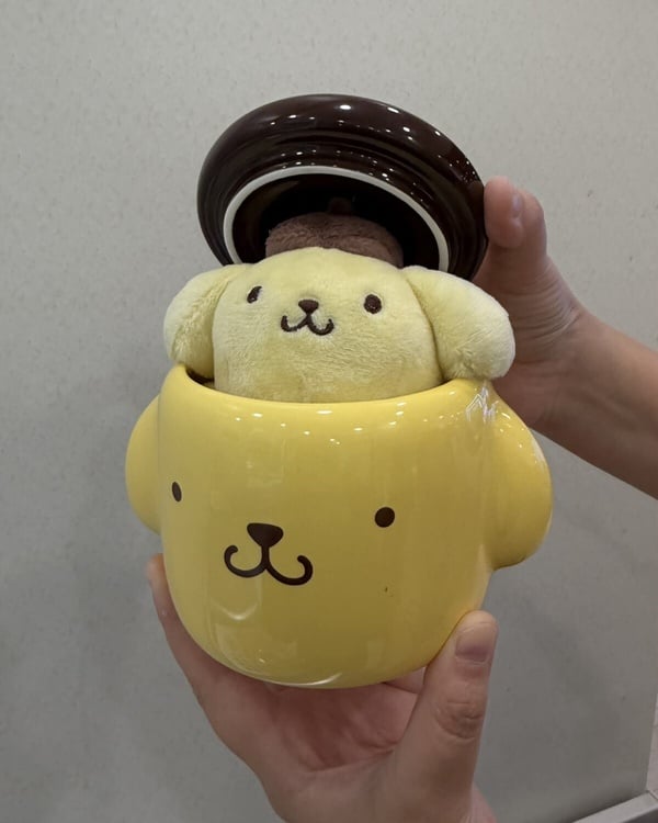 7-11「布丁狗30周年」集點！布丁狗吊飾隨身鏡、造型馬克杯吊飾組、文具組等29款一次看