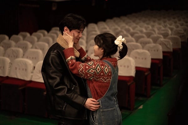 網批《21世紀大君夫人》IU&amp;邊佑錫火花不足？IU歷代韓劇CP！《步步》經典，這對意外搭