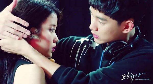 網批《21世紀大君夫人》IU&amp;邊佑錫火花不足？IU歷代韓劇CP！《步步》經典，這對意外搭