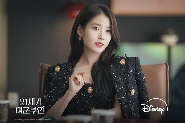 IU《21世紀大君夫人》有多強？收視率歷代第3、廣告全售出，創下「開播前就回本」紀錄