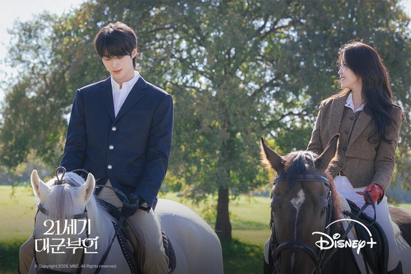 IU《21世紀大君夫人》有多強？收視率歷代第3、廣告全售出，創下「開播前就回本」紀錄