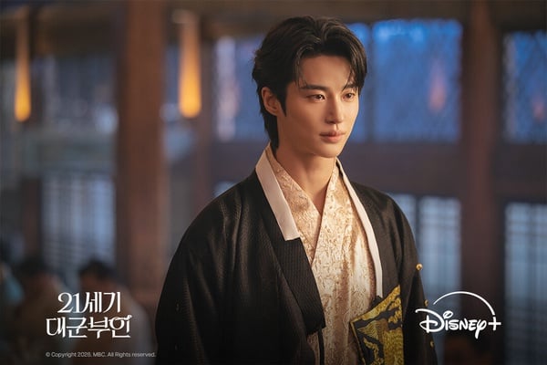 IU《21世紀大君夫人》有多強？收視率歷代第3、廣告全售出，創下「開播前就回本」紀錄