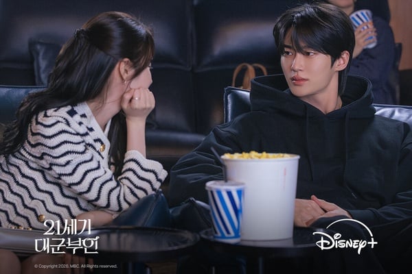 IU《21世紀大君夫人》有多強？收視率歷代第3、廣告全售出，創下「開播前就回本」紀錄