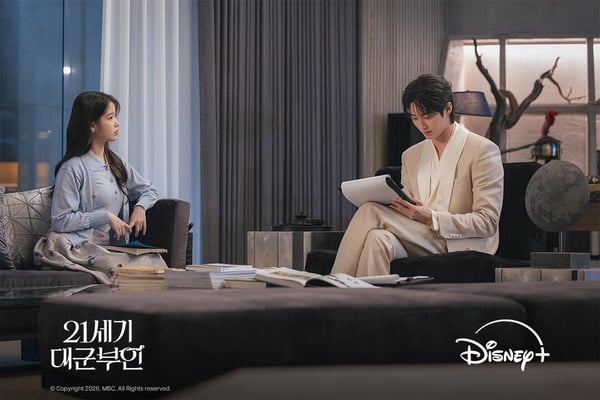 IU《21世紀大君夫人》有多強？收視率歷代第3、廣告全售出，創下「開播前就回本」紀錄