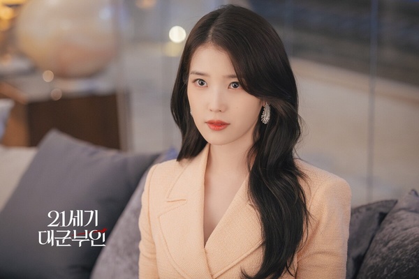 4月韓劇演員話題度TOP10！《21世紀大君夫人》IU、邊佑錫強勢霸榜，朱智勛第5贏河智苑