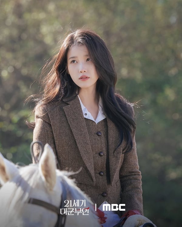 《21世紀大君夫人》開播評價不如預期？IU、邊佑錫CP感不足，狂吹兩人顏值連帶劇情空泛
