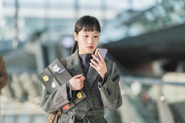 生活越苦，越容易「皮克敏」上癮？從「遊戲心理學」看現代人的職場壓力與補償機制