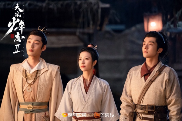 張新成是95生中演技好、路人緣相當棒的男明星。張新成的代表作很多，校園劇《你好，舊時光》讓張新成竄紅，後續《大宋少年志》、《變成你的那一天》、《天才基本法》通通都是有效播劇，而且這些劇在豆瓣都拿下七分以上的高分呢！
