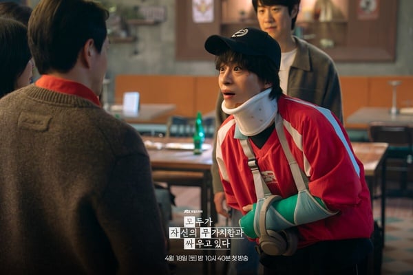 《努力克服自卑的我們》首播評價：黃東滿不討喜卻很真實，每個角色身上都有自己的影子