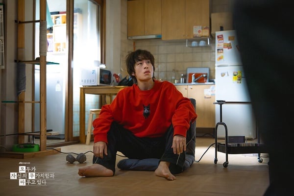 《努力克服自卑的我們》首播評價：黃東滿不討喜卻很真實，每個角色身上都有自己的影子