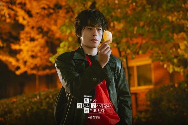《努力克服自卑的我們》首播評價：黃東滿不討喜卻很真實，每個角色身上都有自己的影子