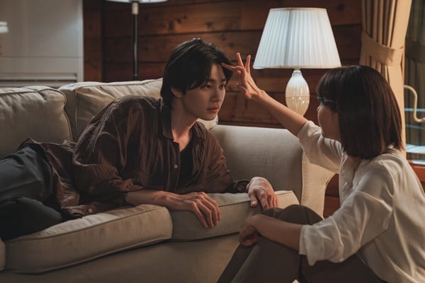 不只《21世紀大君夫人》！「收視率與評價成反比」韓劇：《努力克服自卑》收視低卻好評