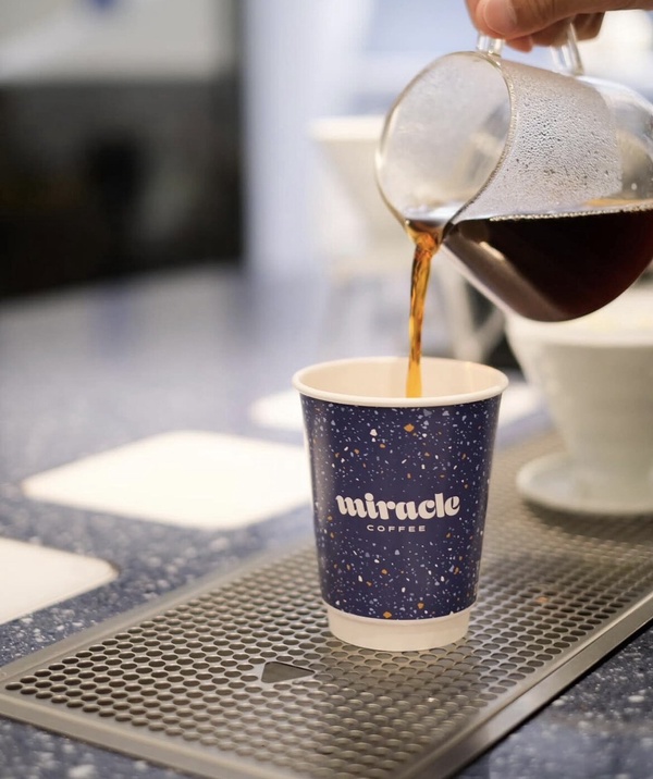 明星同款咖啡廳踩點！金泰亨代言COMPOSE COFFE、始源私藏愛店，加碼必訪CAFEAO聯名店!