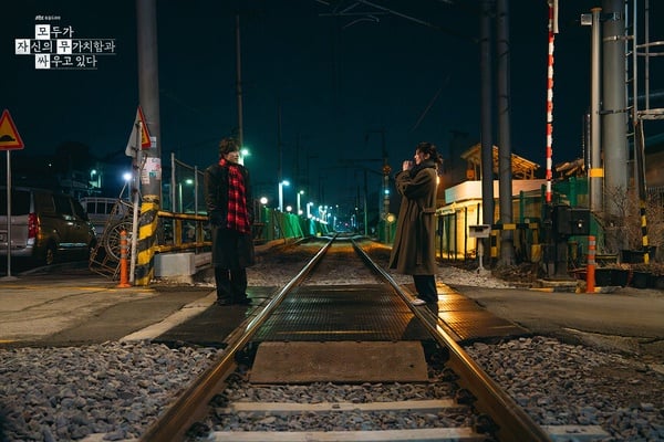 6部「容易被勸退」但超好看Netflix韓劇！《努力克服自卑的我們》必追，這部錯過會後悔