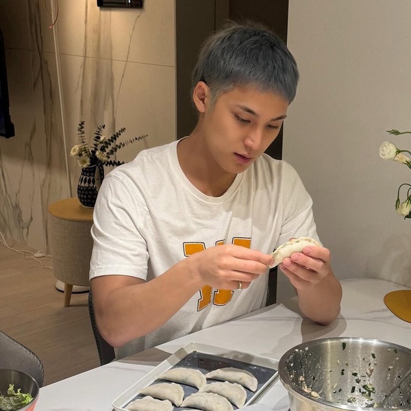 SEVENTEEN 金玟奎的11件事！超模身材實量卻超驚人，活潑熱情還迷糊的「大型犬」性格