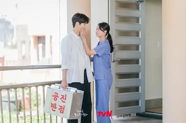 IU《21世紀大君夫人》不如預期？6部「好看到不想棄劇」Netflix韓劇！這部9.7分零負評