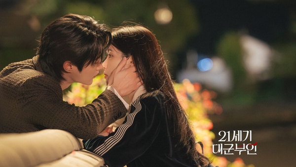 歷代「話題度超過50%」的韓劇：IU《21世紀大君夫人》《苦盡柑來遇見你》全是爆款劇！