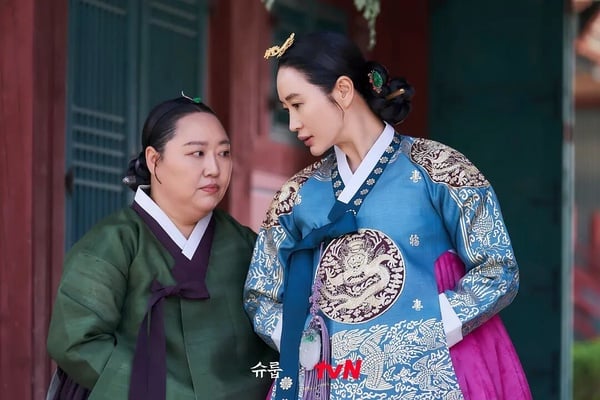 《21世紀大君夫人》邊佑錫是她的第3個王！崔尚宮帶過李彩玟文相敏，卻自招最愛「她」
