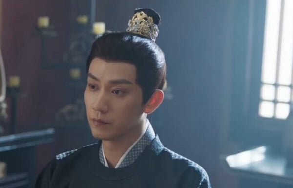 《御賜小仵作》是2021年的黑馬探案劇，最初無人在意，但卻憑藉過硬的劇本小有熱度。也因為第一季廣受好評，原班演員回歸又拍了第二季，但第二季就沒有那麼受好評。《御賜小仵作1》豆瓣評分高達7.9，第二季僅5.5，劇情和演員狀態都被網友吐槽。