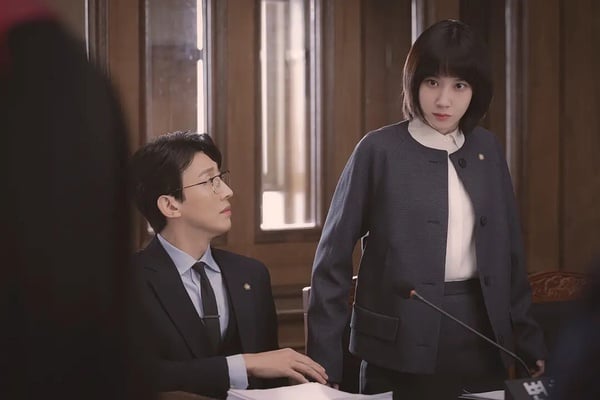 《神與律師事務所》沒爛尾但評價兩極！8部「從頭好看到底」韓劇！