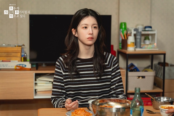 5月韓劇演員話題度TOP10：申惠善第5贏朴寶英，《21世紀大君夫人》IU、邊佑錫蟬聯冠亞