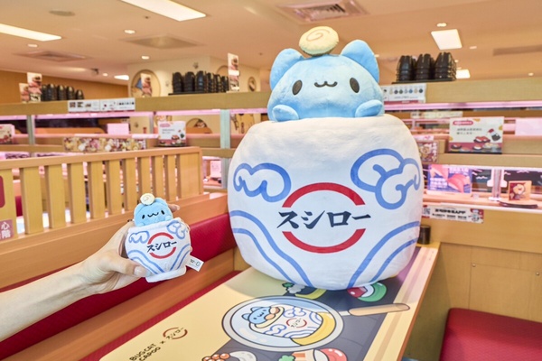 壽司郎×「咖波躲貓貓大戰」登場！周邊、主題店太可愛，聯名餐點贈盲袋鑰匙圈、冷水杯