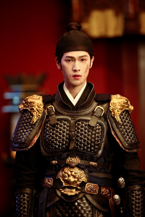 李昀銳是憑藉《九重紫》竄紅的古裝美男，他在《九重紫》飾演少年將軍宋墨，劇中有許多經典黑衣造型。宋墨前世家破人亡，一生只為復仇，第二世在重生後的竇昭的幫助下，宋墨改變作法，小心蟄伏，一邊復仇，也與竇昭墜入愛河。